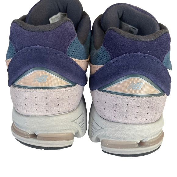New Balance Sneakers 2002R Running Size 10 Indigo Suede New In Box M2002RWC - Picture 2 of 8